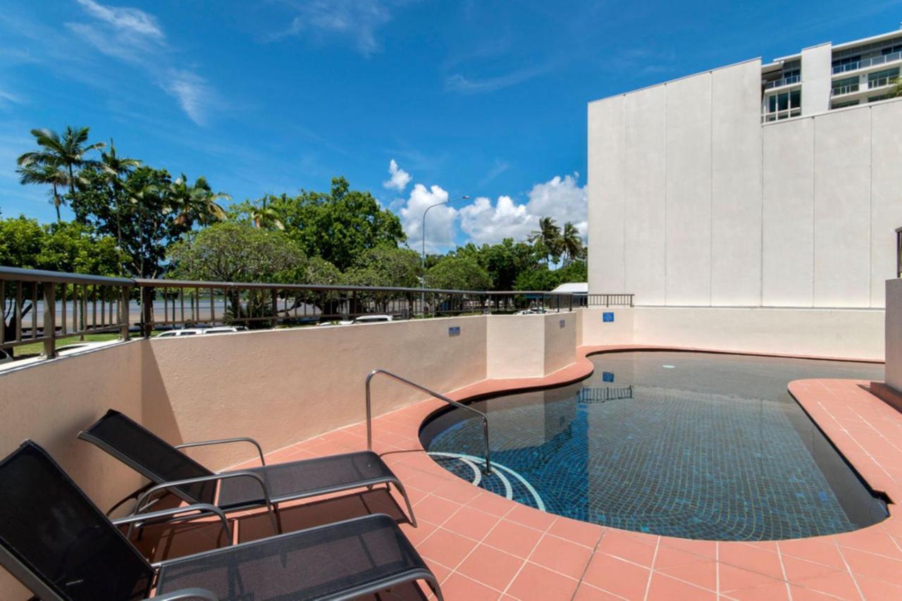 Cairns Ocean View Apartment In Aquarius Exterior photo