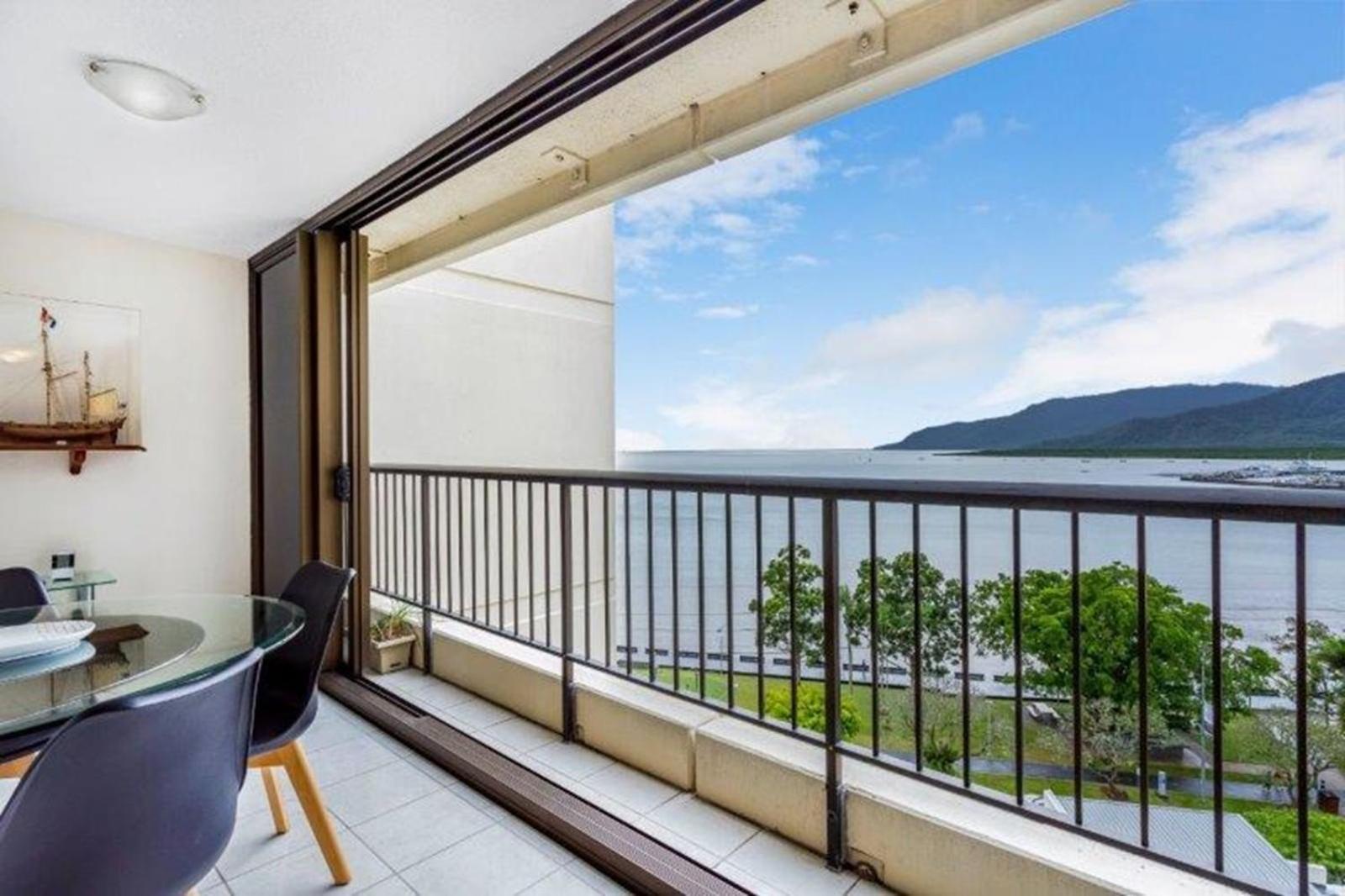 Cairns Ocean View Apartment In Aquarius Exterior photo