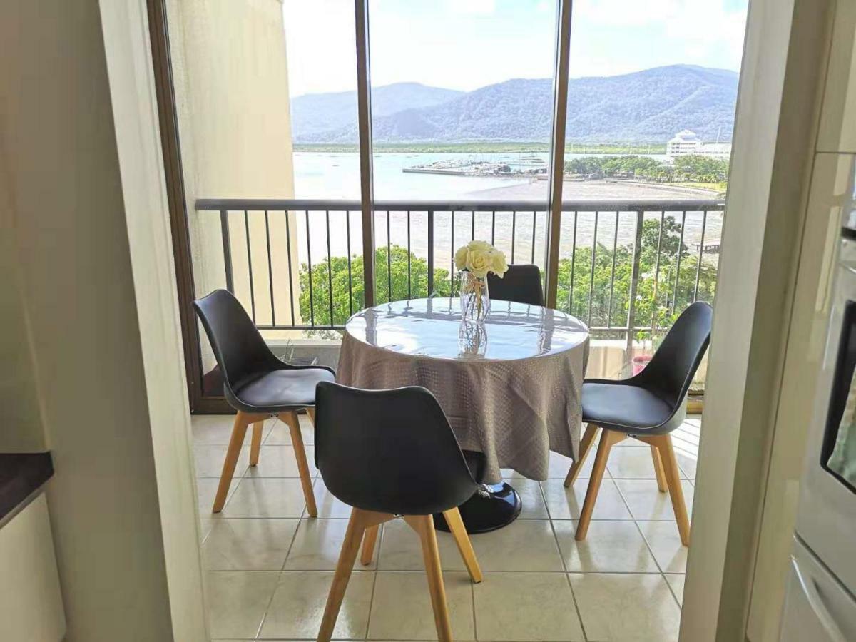 Cairns Ocean View Apartment In Aquarius Exterior photo